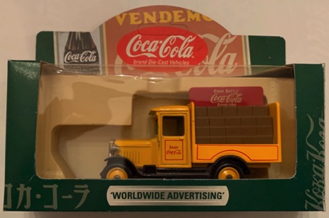 10249-1 € 10,00 coca cola auto world wide advertising kleur gel bruin ca 7 cm.jpeg